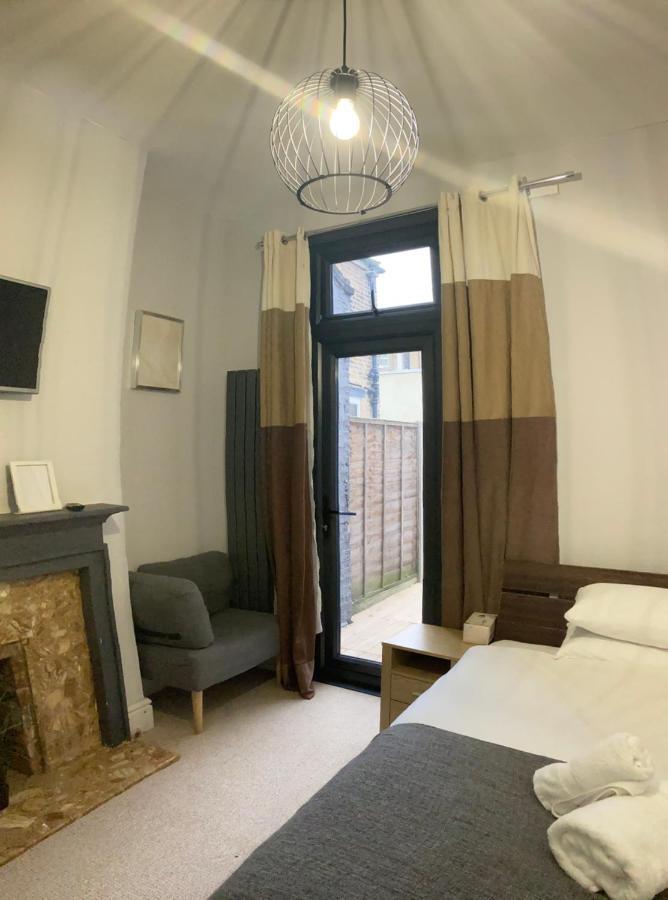 Cozy Private Room London Bagian luar foto
