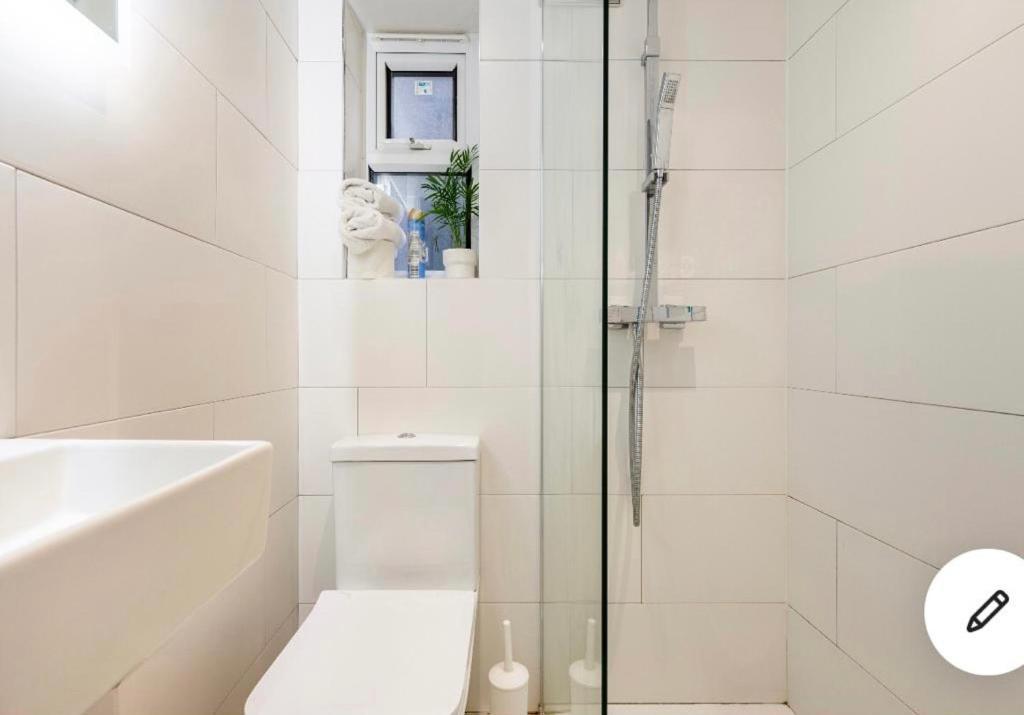 Cozy Private Room London Bagian luar foto