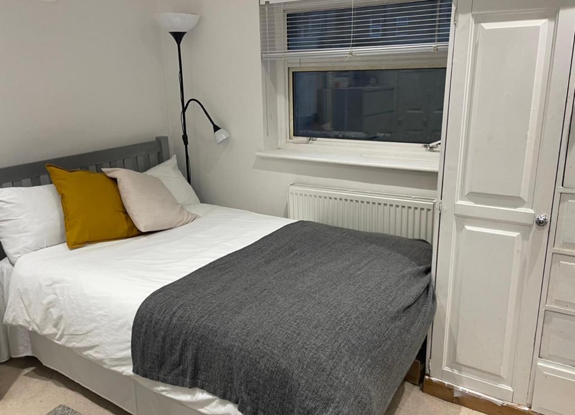 Cozy Private Room London Bagian luar foto